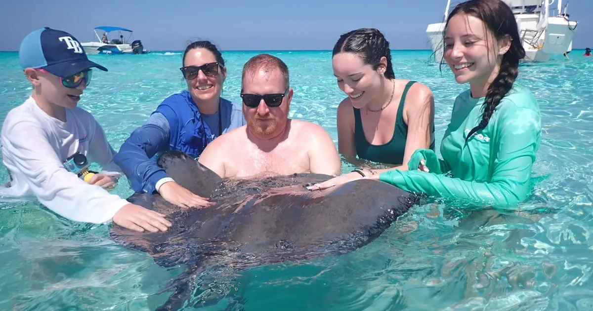 Private Tour: Stingray City, Snorkel & Starfish Point Visit
